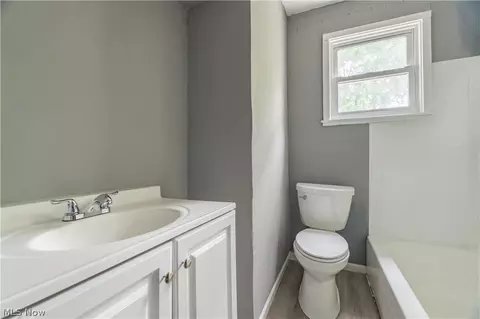 Bath - 904 Work Dr, Akron, OH 44320 photo 1 of 1