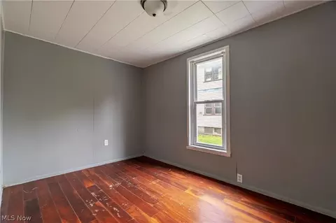 Bedroom - 904 Work Dr, Akron, OH 44320 photo 1 of 10