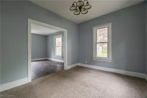 Living - 904 Work Dr, Akron, OH 44320 photo 3 of 4