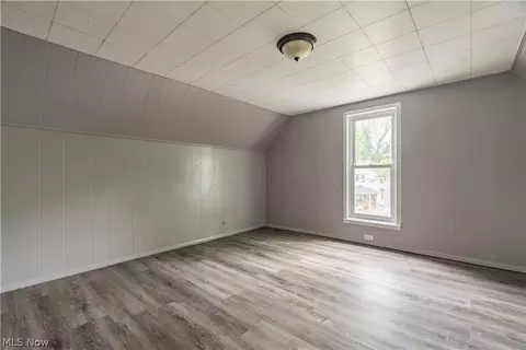 Bedroom - 904 Work Dr, Akron, OH 44320 photo 3 of 10
