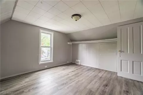 Bedroom - 904 Work Dr, Akron, OH 44320 photo 6 of 10