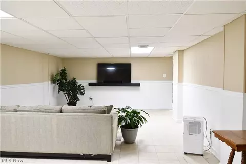 Living - 479 Ewing Rd, Boardman, OH 44512 photo 6 of 6
