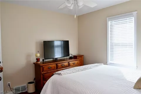Bedroom - 479 Ewing Rd, Boardman, OH 44512 photo 6 of 10
