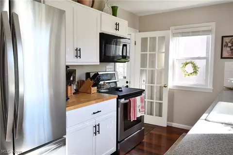 Kitchen - 479 Ewing Rd, Boardman, OH 44512 photo 5 of 5