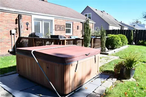 Exterior - 479 Ewing Rd, Boardman, OH 44512 photo 8 of 10