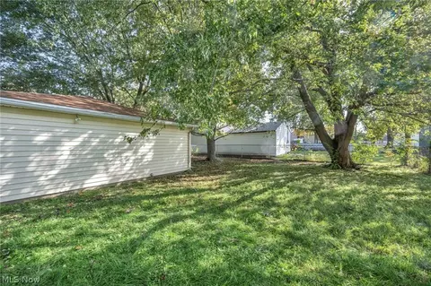 Exterior - 2900 Brenner Dr, Lorain, OH 44053 photo 9 of 10