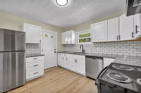 Kitchen - 2900 Brenner Dr, Lorain, OH 44053 photo 1 of 1