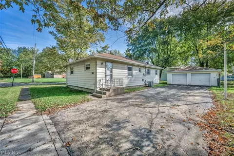 Exterior - 2900 Brenner Dr, Lorain, OH 44053 photo 5 of 10