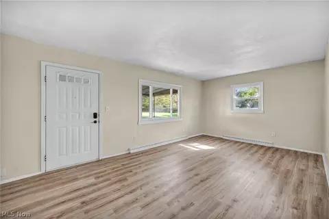 Living - 2900 Brenner Dr, Lorain, OH 44053 photo 1 of 4