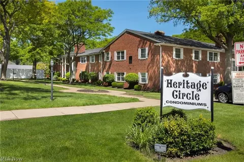 2854 Pease Dr #104S, Rocky River, OH 44116