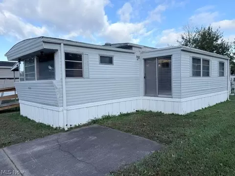 119 Coral Ky SE, New Philadelphia, OH 44663