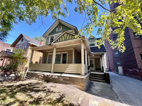 2701 W 14th St, Cleveland, OH 44113