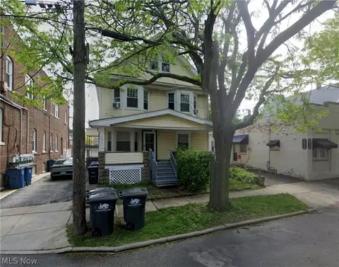 2015 Lark St, Lakewood, OH 44107