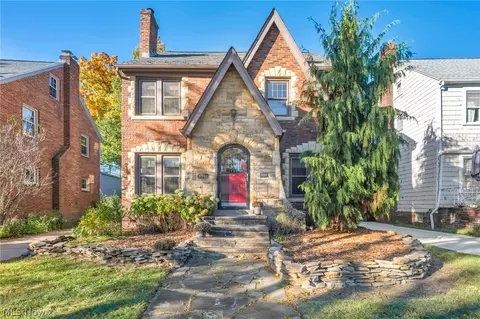 3561 Tullamore Rd, University Heights, OH 44118