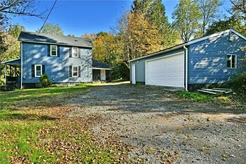 5750 Robinson Rd, Lowellville, OH 44436