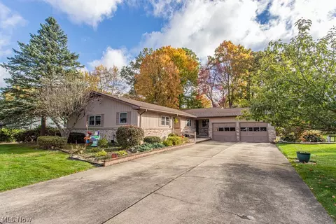 160 162 Heritage Ln, Cortland, OH 44410