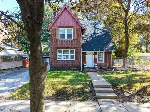 461 Morningview Ave, Akron, OH 44305