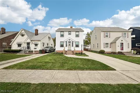2902 Lincoln Ave, Parma, OH 44134