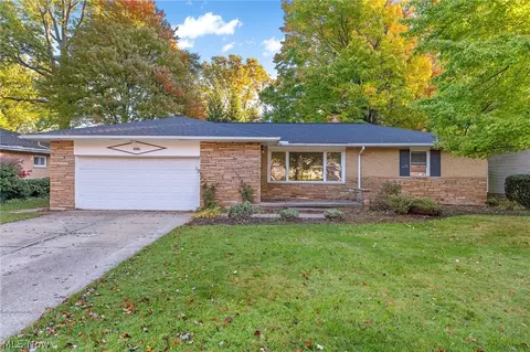 1919 Bremerton Rd, Lyndhurst, OH 44124