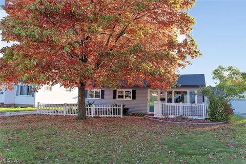 5573 Decker Rd, North Olmsted, OH 44070