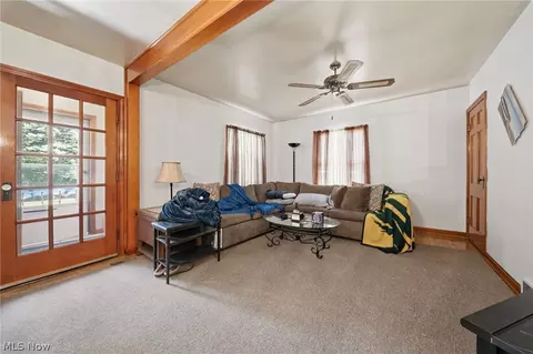Living - 1016 E 1020 E 16th St, Ashtabula, OH 44004 photo 3 of 3