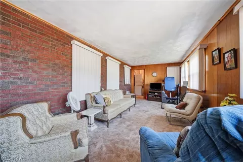 Living - 1016 E 1020 E 16th St, Ashtabula, OH 44004 photo 2 of 3