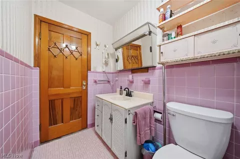 Bath - 1016 E 1020 E 16th St, Ashtabula, OH 44004 photo 2 of 3