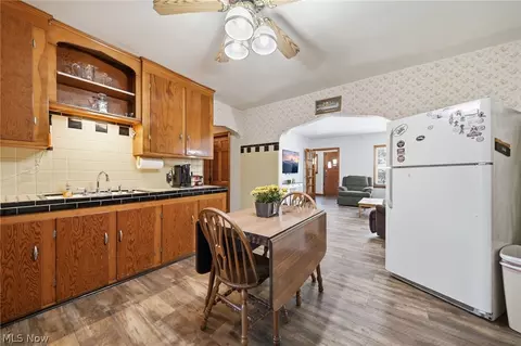 Kitchen - 1016 E 1020 E 16th St, Ashtabula, OH 44004 photo 3 of 5
