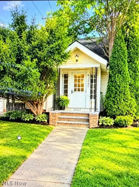 3445 Berkeley Rd, Cleveland Heights, OH 44118