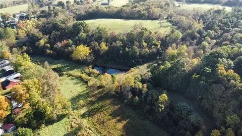 140 East St, Lore City, OH 43755