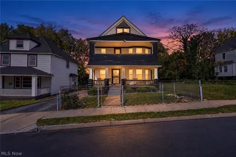 10407 Grandview Ave, Cleveland, OH 44104