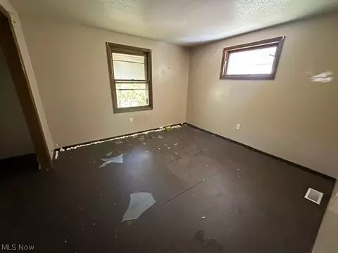 4372 E 146, Cleveland, OH 44128 photo 8