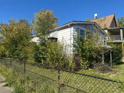 4372 E 146, Cleveland, OH 44128 photo 2