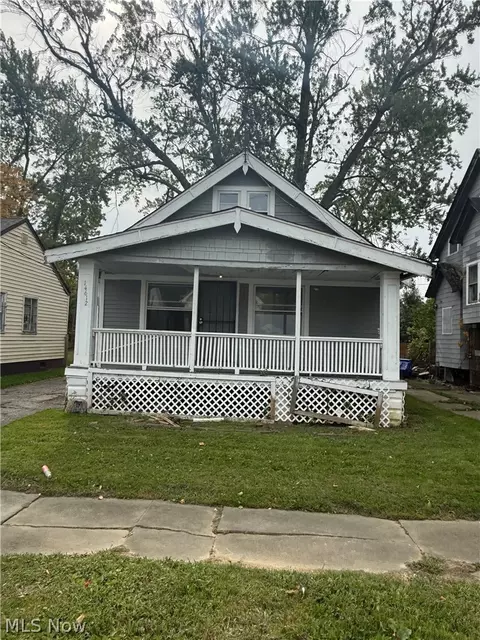 14612 Kingsford Ave, Cleveland, OH 44128