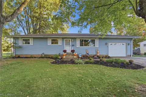 5094 Bob O Link St NW, North Canton, OH 44720