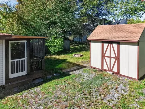 Exterior - 1649 W 8th St, Ashtabula, OH 44004 photo 5 of 7