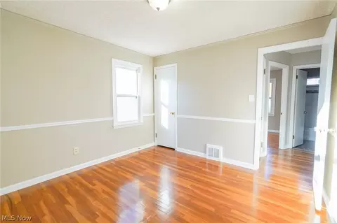 Bedroom - 1644 Douglas Rd, Wickliffe, OH 44092 photo 2 of 8