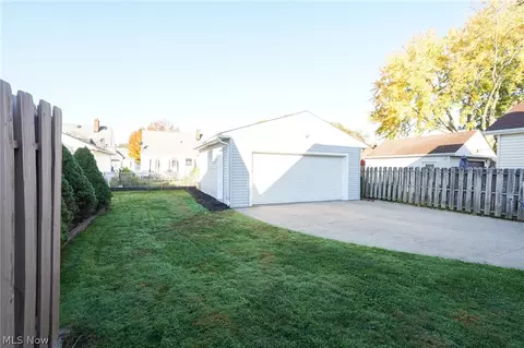 Exterior - 1644 Douglas Rd, Wickliffe, OH 44092 photo 2 of 3