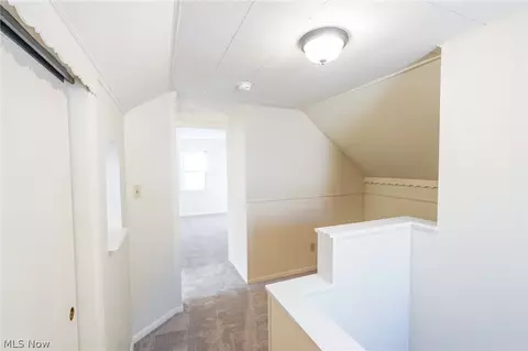 Entry Way - 1644 Douglas Rd, Wickliffe, OH 44092 photo 3 of 5