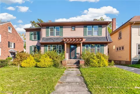 2561 S Taylor Rd, Cleveland Heights, OH 44118