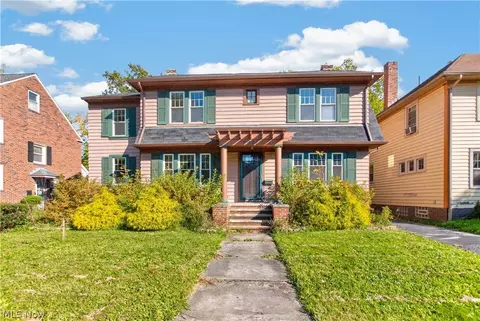 2561 S Taylor Rd, Cleveland Heights, OH 44118
