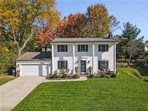 1245 Tulip Ct, Brunswick, OH 44212