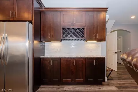 Kitchen - 2985 Gale Rd, Willoughby, OH 44094 photo 3 of 4