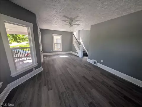 144 W Bridge St, Elyria, OH 44035 photo 3
