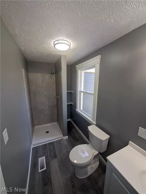 144 W Bridge St, Elyria, OH 44035 photo 8