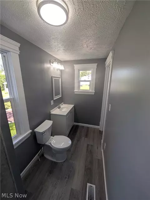 144 W Bridge St, Elyria, OH 44035 photo 7