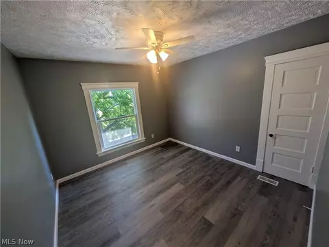 144 W Bridge St, Elyria, OH 44035 photo 14