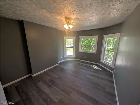 144 W Bridge St, Elyria, OH 44035 photo 12
