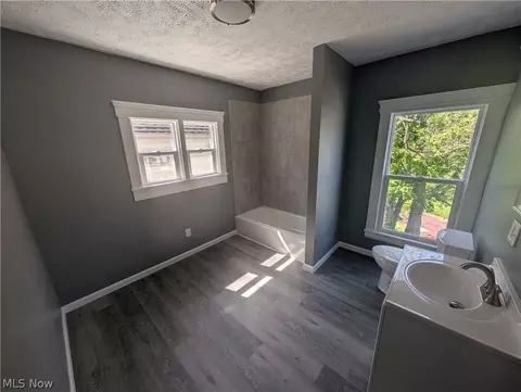 144 W Bridge St, Elyria, OH 44035 photo 20