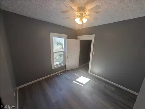 144 W Bridge St, Elyria, OH 44035 photo 9